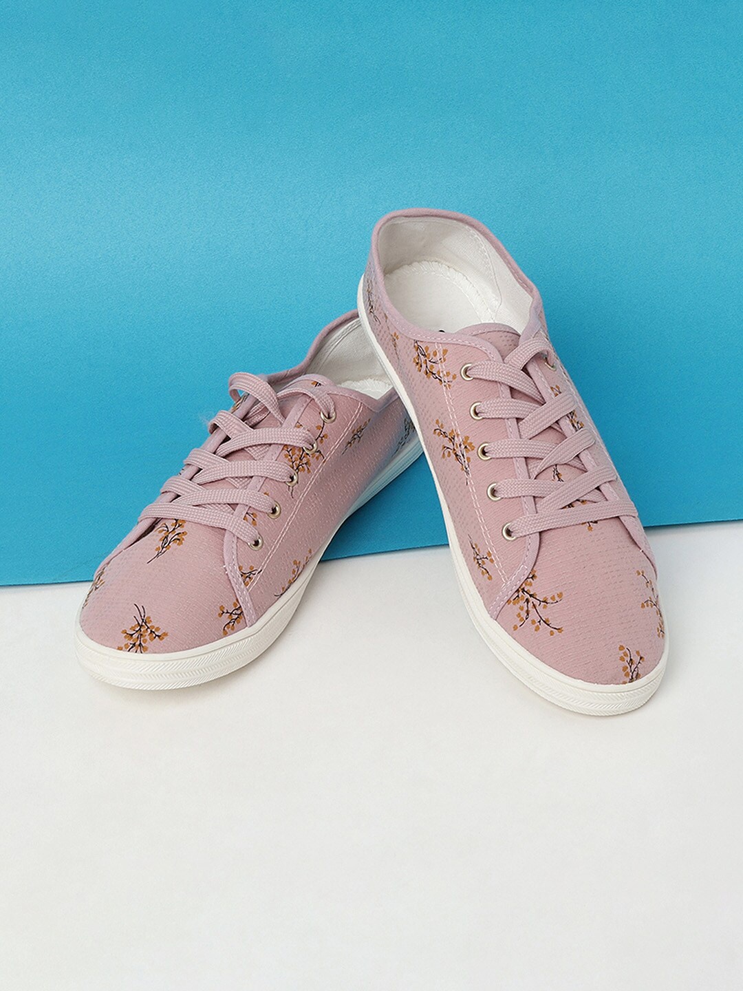 

Ginger by Lifestyle Women Pink Floral Printed Sneakers