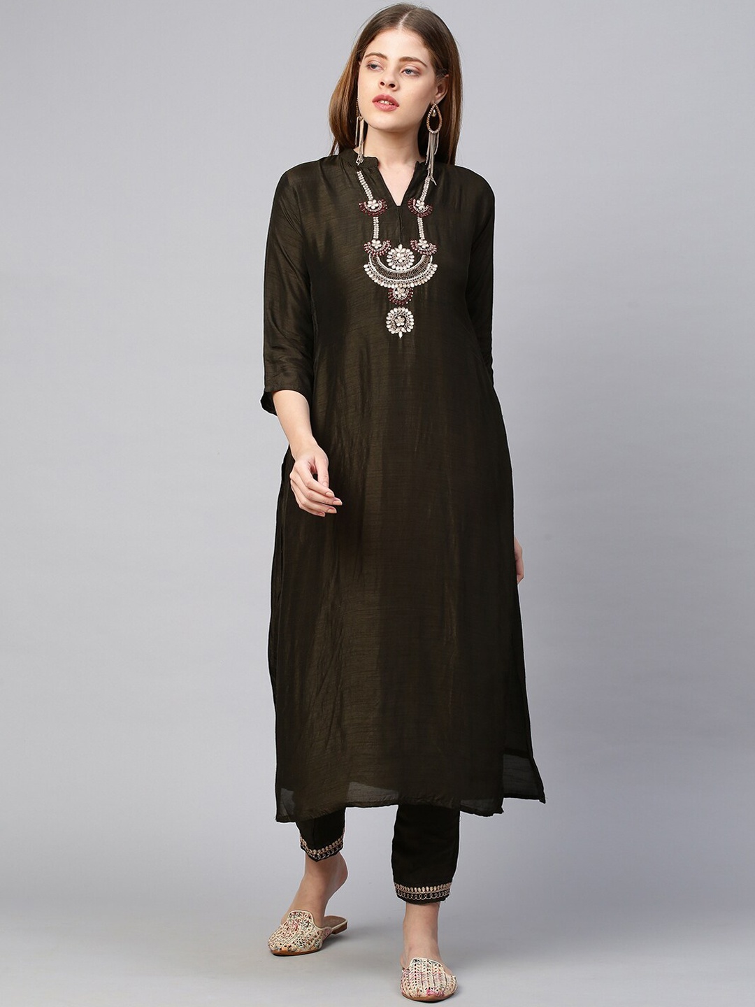 

FASHOR Women Olive Green Ethnic Motifs Yoke Design Zardozi Kurta with Trousers