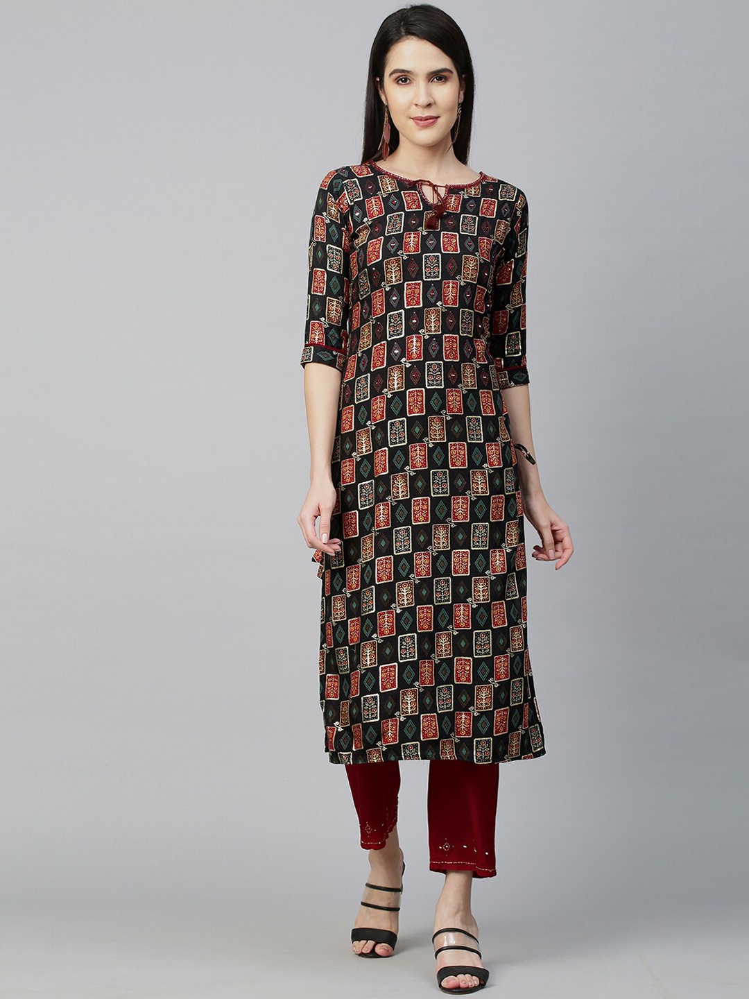 

FASHOR Women Black Ethnic Motifs Printed Kurta with Trousers