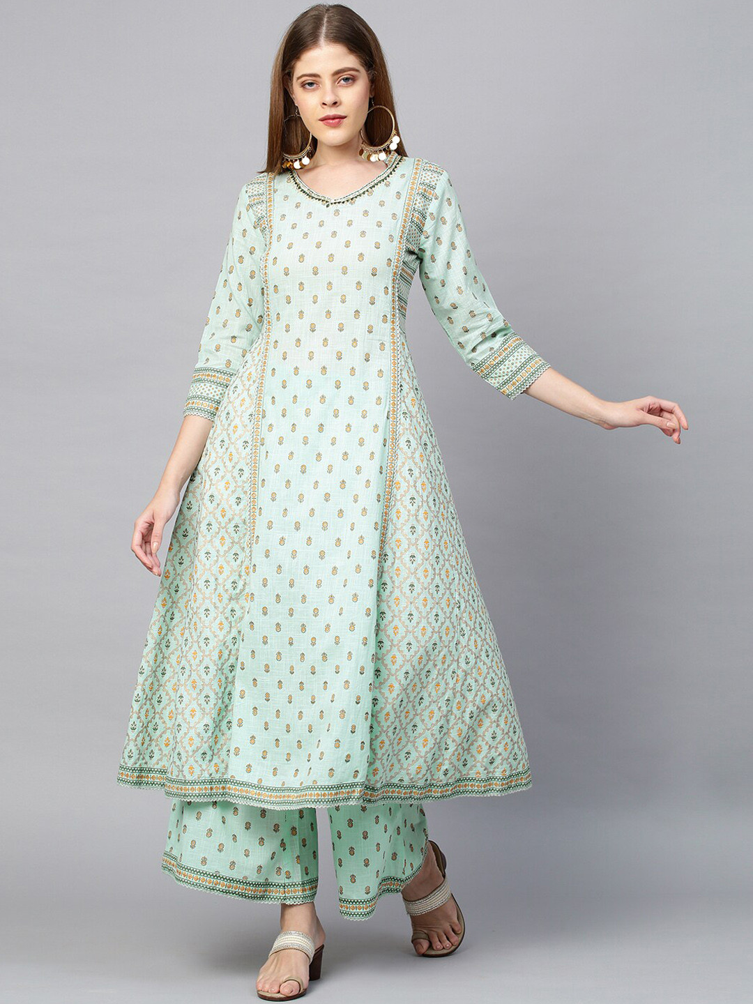 

FASHOR Women Green Ethnic Motifs Printed Panelled Thread Work Kurta with Palazzos