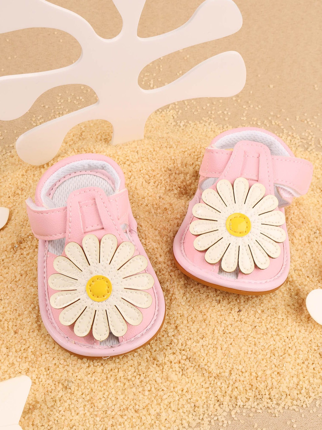 

KICKS & CRAWL Girls Pink Woven Design PU