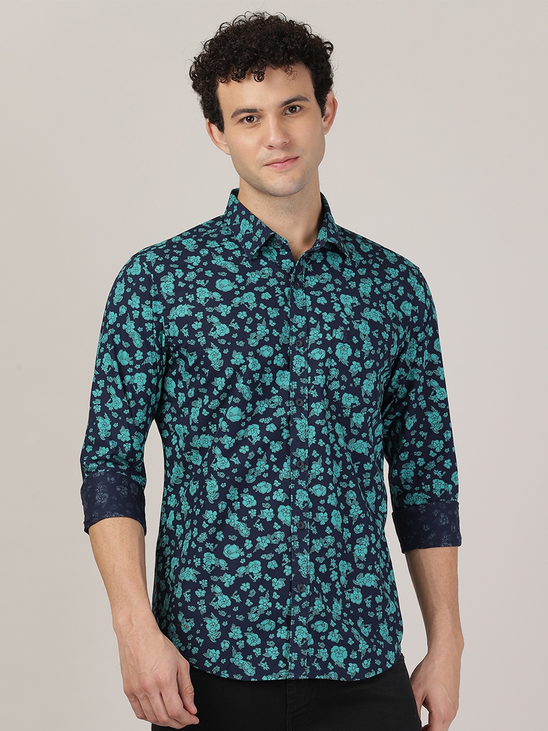 

MERCHANT MARINE Men Navy Blue Classic Slim Fit Floral Printed Casual Shirt