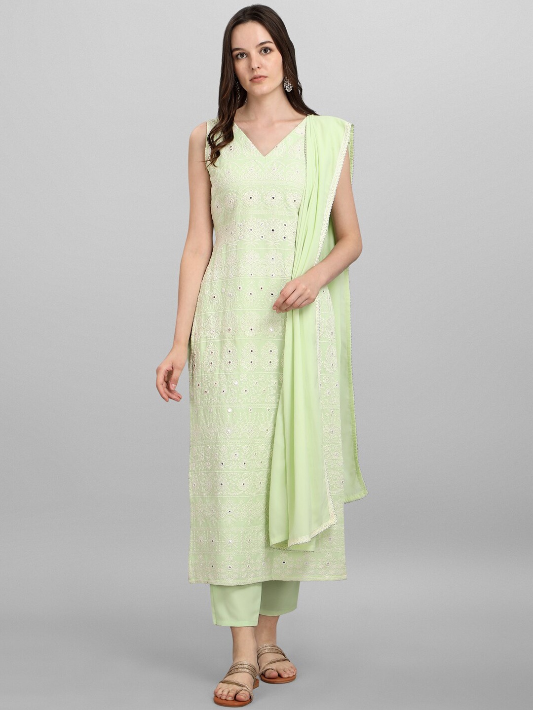 

heemara Women Green Embroidered Kurta with Trousers & With Dupatta