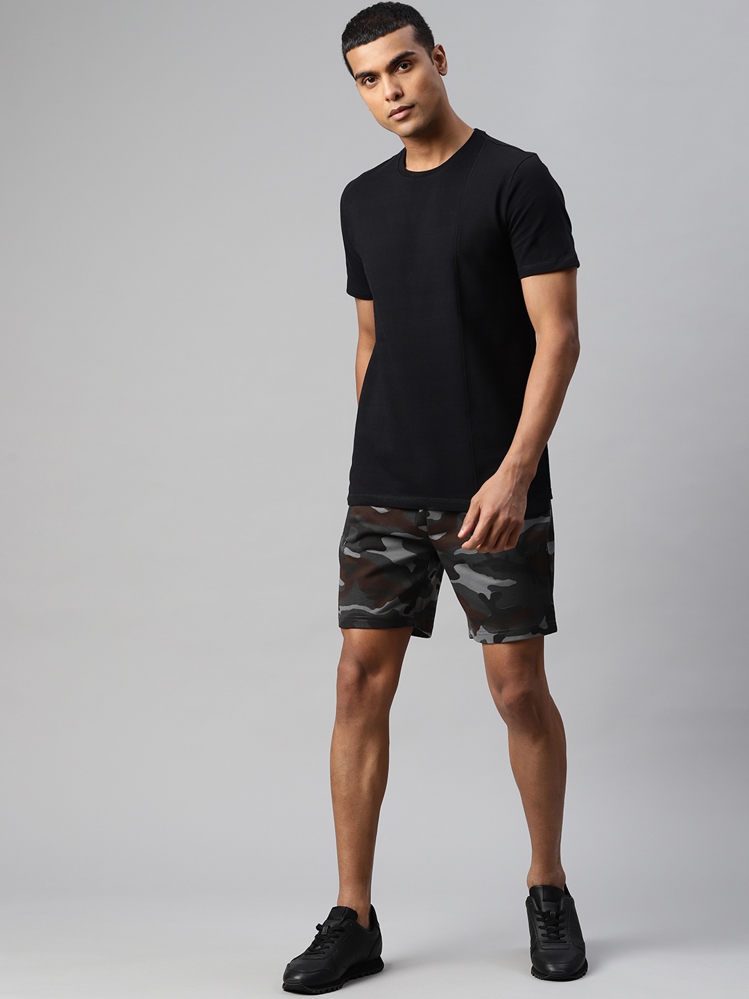 

Hubberholme Men Grey Camouflage Printed Shorts