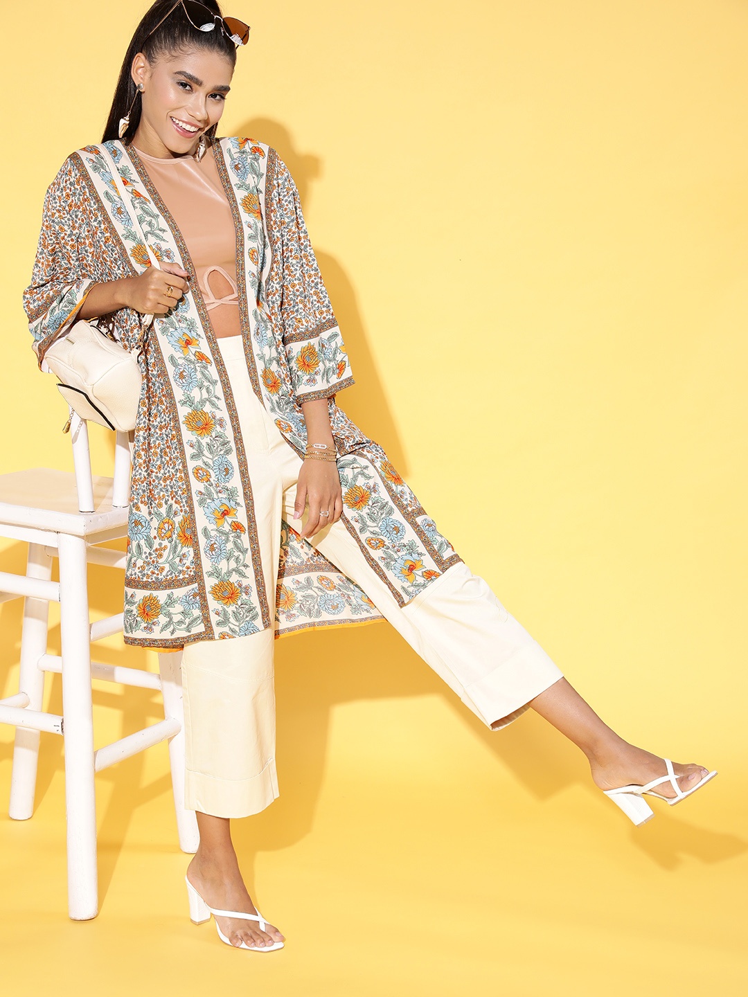 

Berrylush Women Gorgeous White Printed Vacay Attire Shrug