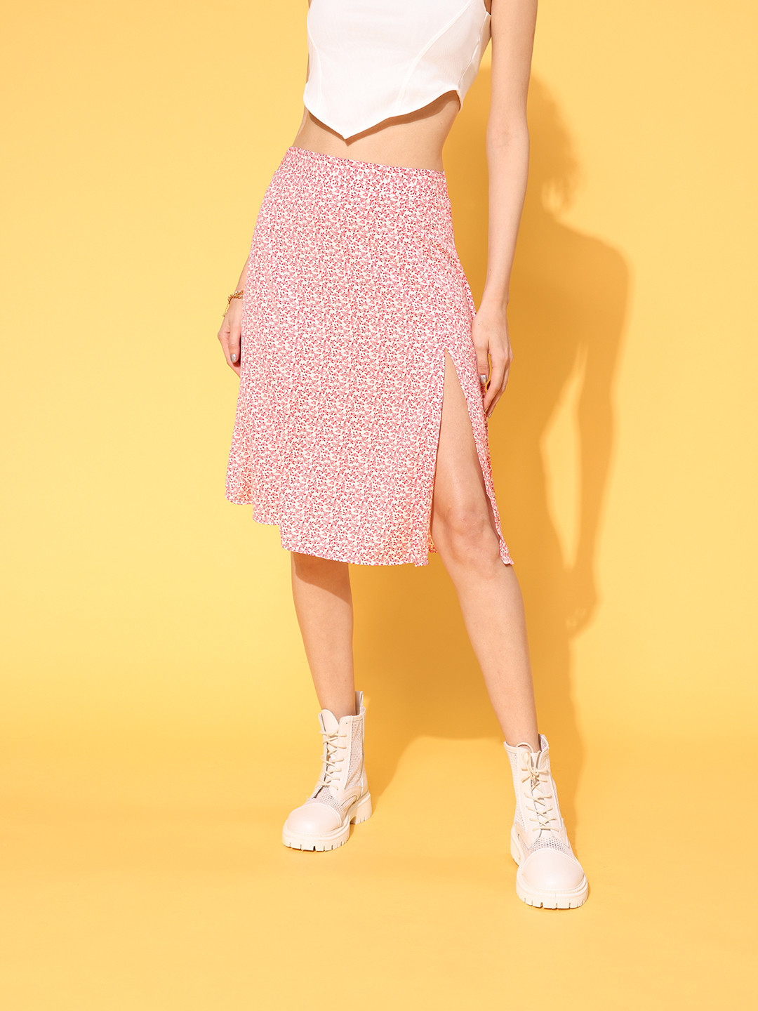 

Berrylush Women Pink & White Floral Ditsy Print A-Line Flared Slit Skirt