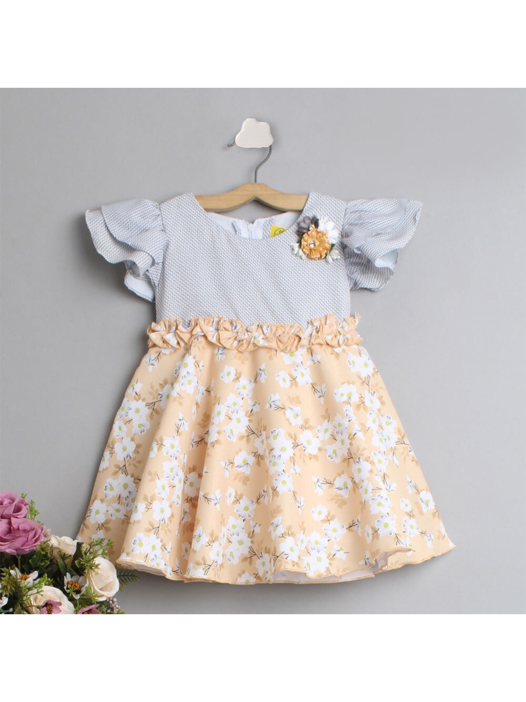 

The Magic Wand Girls Yellow & Blue Floral Printed Dress