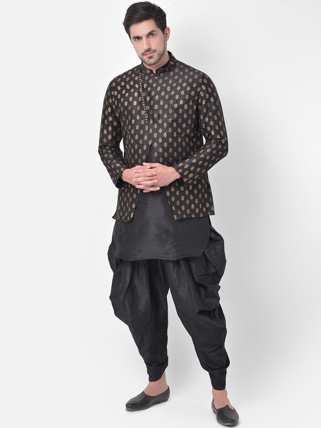 

DEYANN Men Black Printed Achkan Sherwani Set