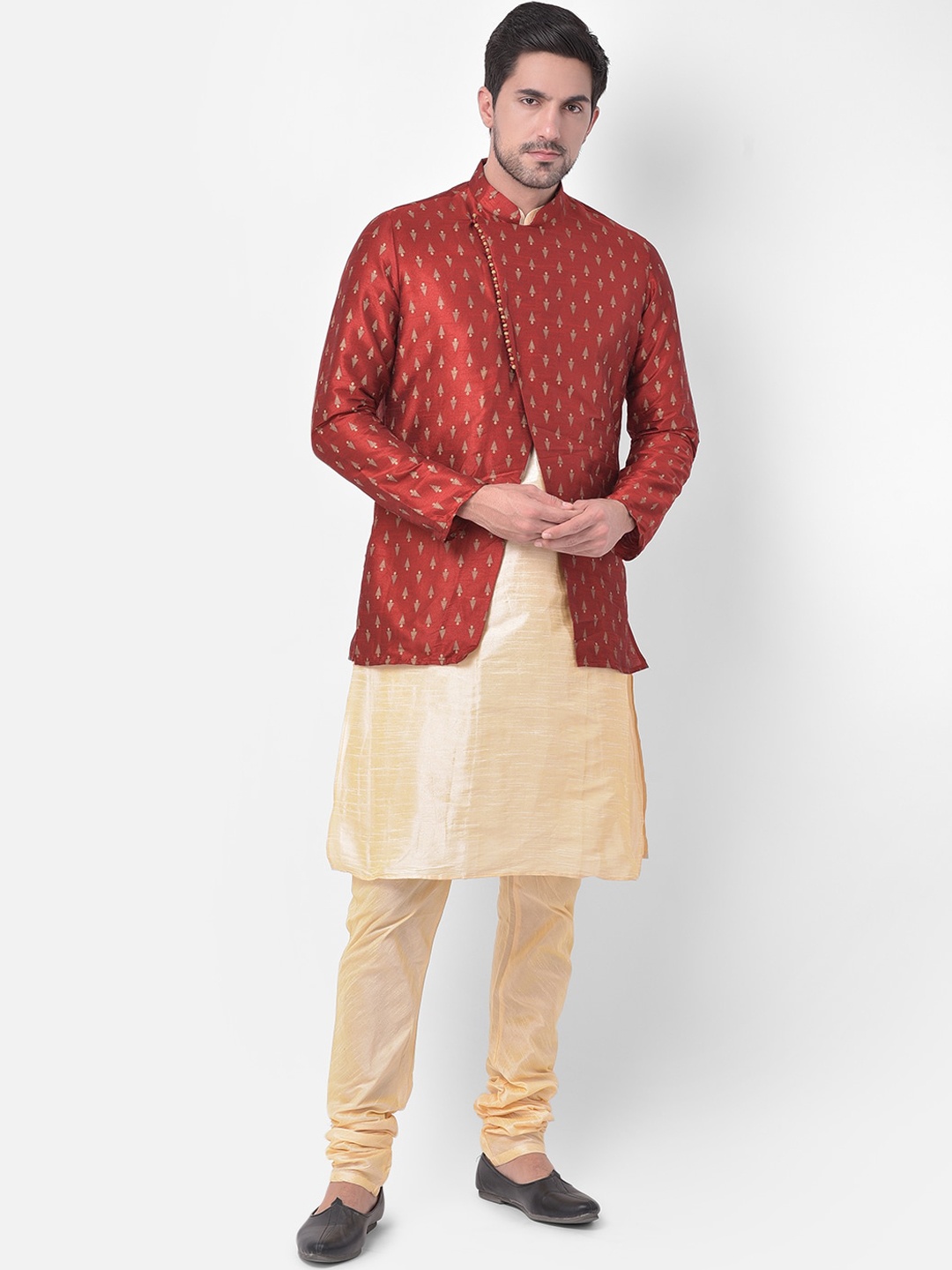 

DEYANN Men Red & Cream-Coloured Printed Sherwani Set