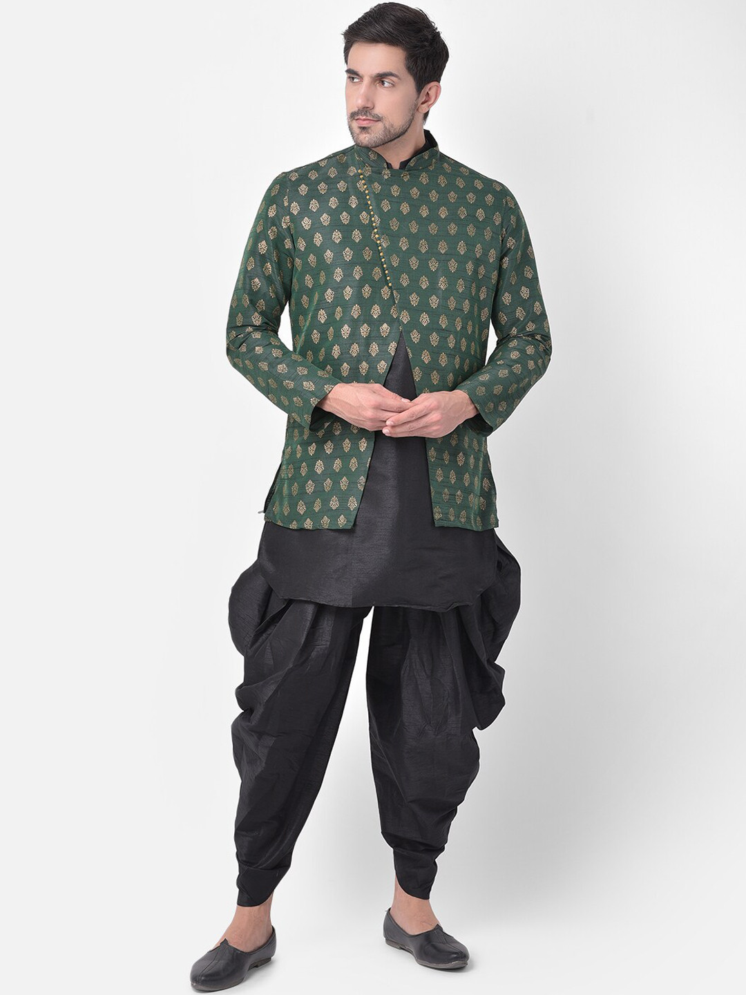 

DEYANN Men Green & Black Printed Sherwani Set