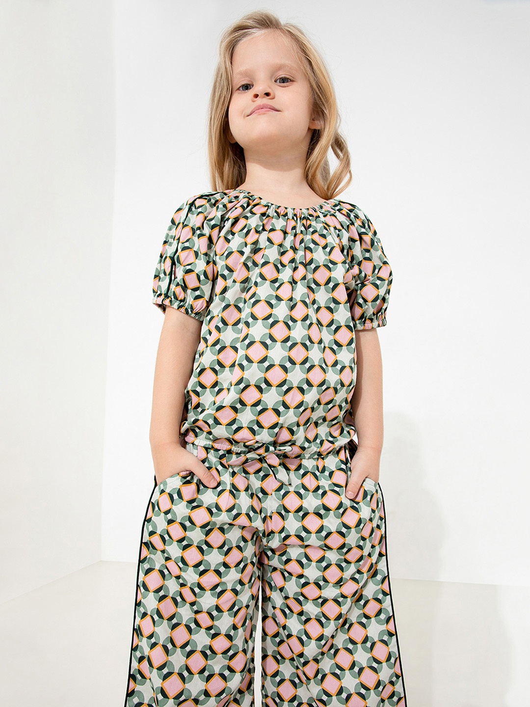 

Cherry Crumble Girls Green & Pink Geometric Printed Clothing Set