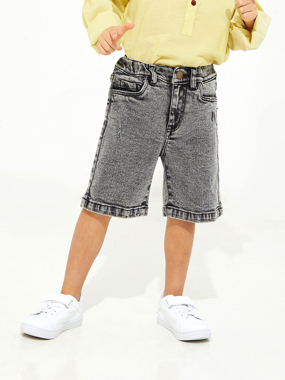 

Cherry Crumble Girl Black Washing effect Drifty Denim shorts