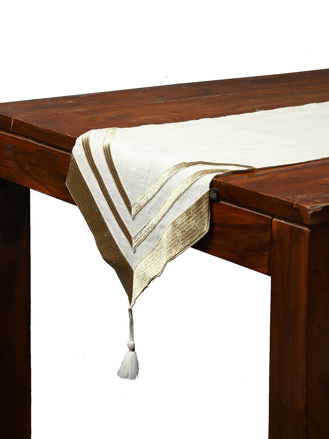 

Ritu Kumar Off White Solid Cotton Cochin Runner