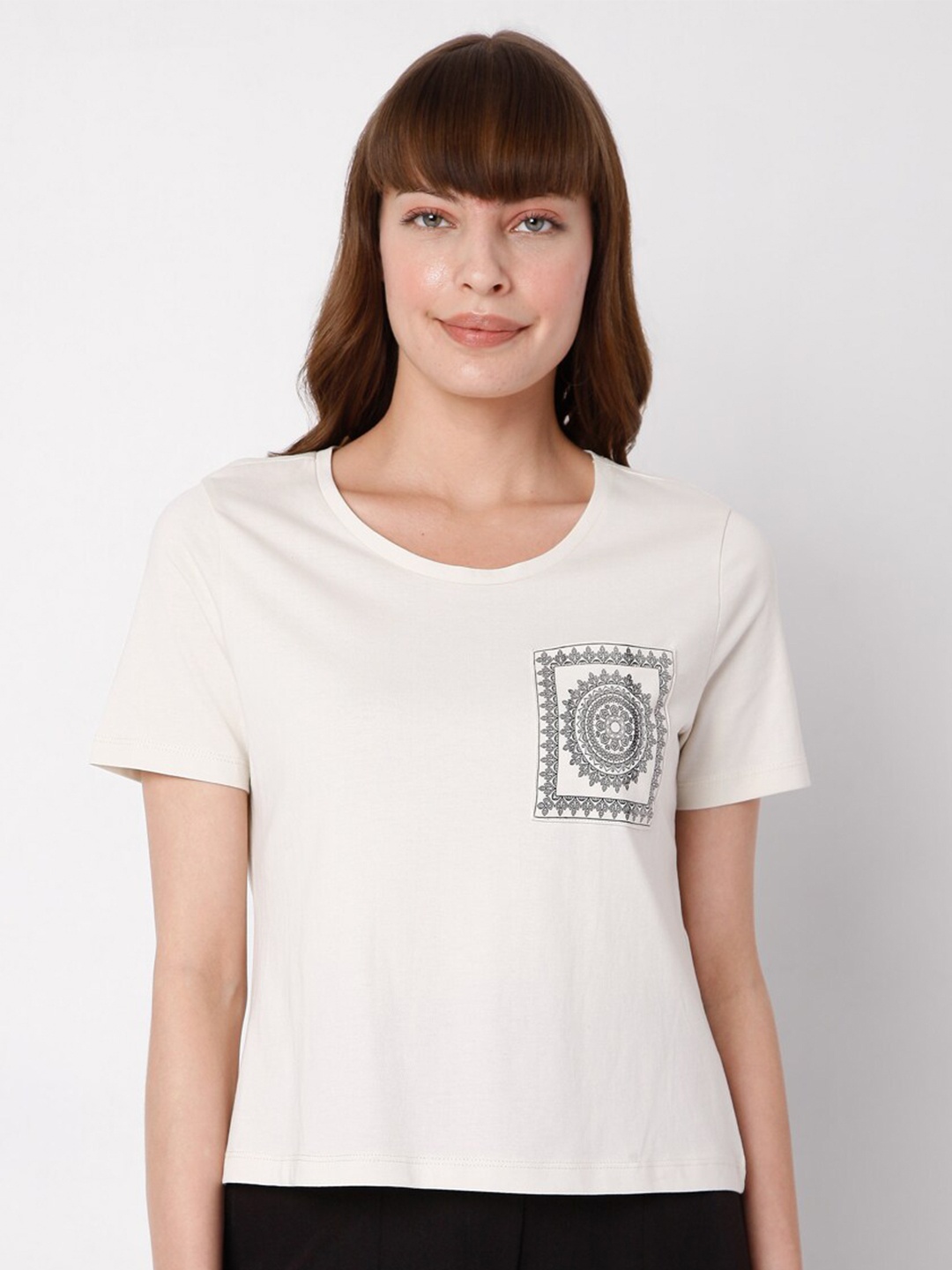 

Vero Moda Women Off White T-shirt