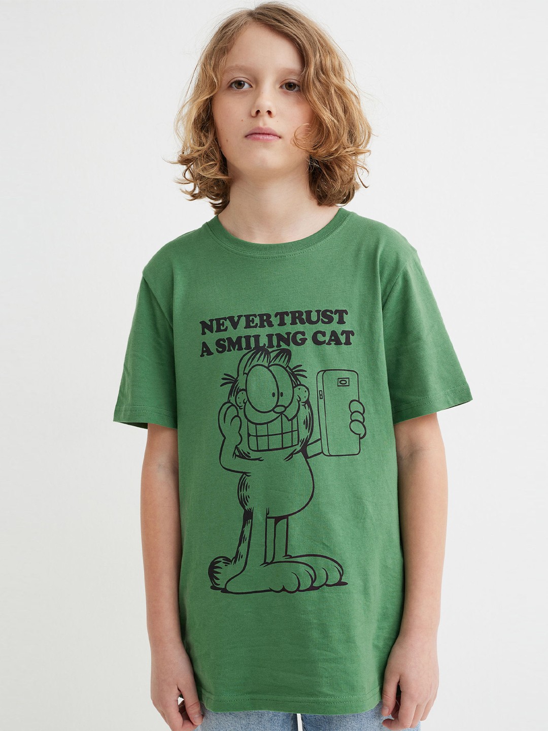 

H&M Boys Green & Black Garfield Printed Cotton Round Neck T-shirt