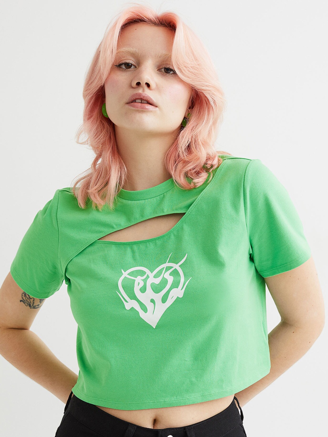 

H&M Green & White Graphic Printed Cropped Cut-Out Top