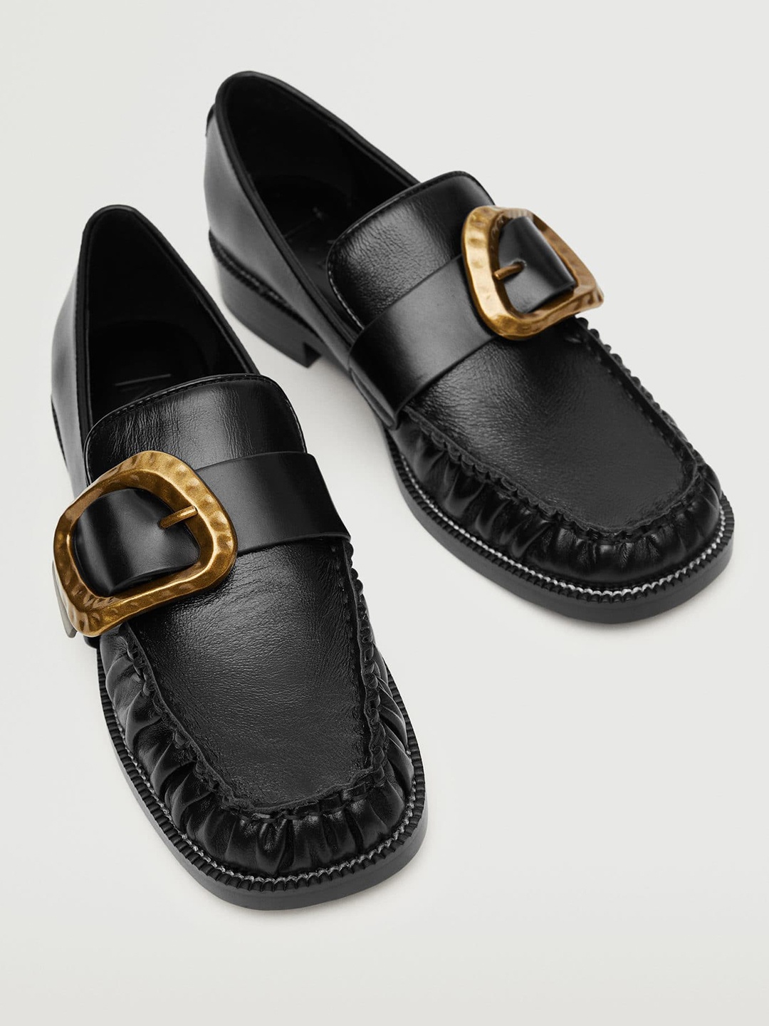 

MANGO Women Black Leather Moccasin