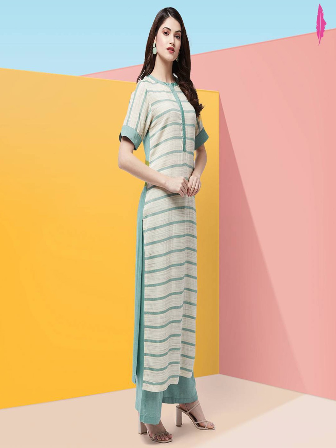 

Pannkh Women Green & Cream-Coloured Striped Straight Kurta