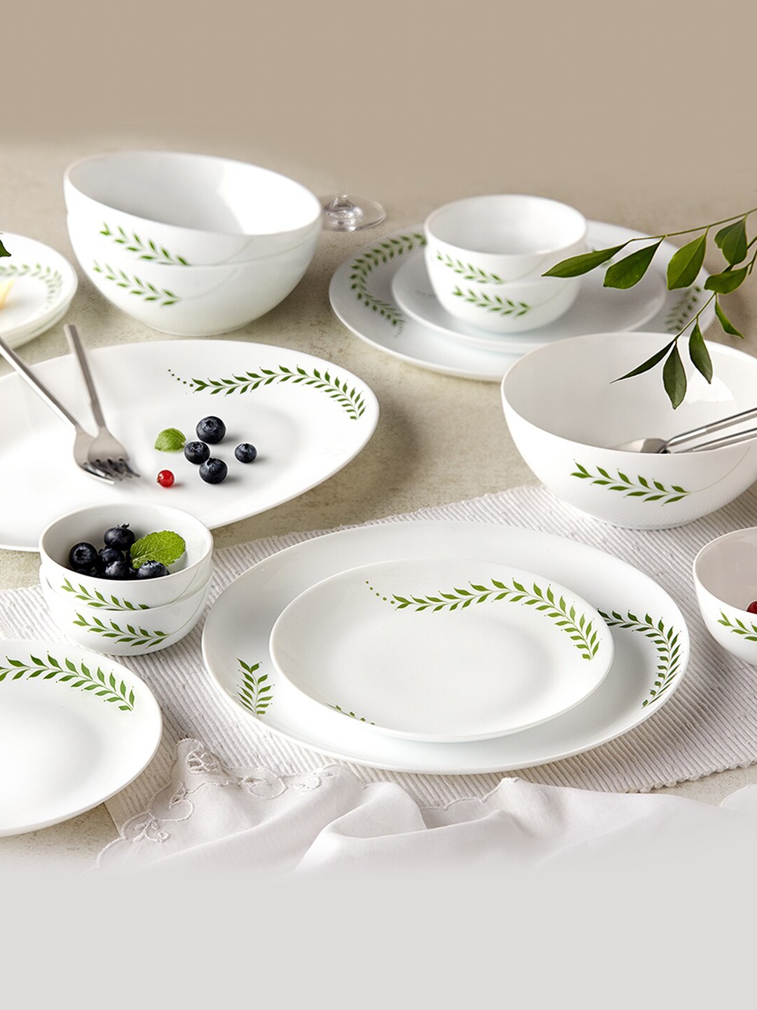 

Larah by BOROSIL Set Of 21 White Floral Print Stella Opalware Dinnerware