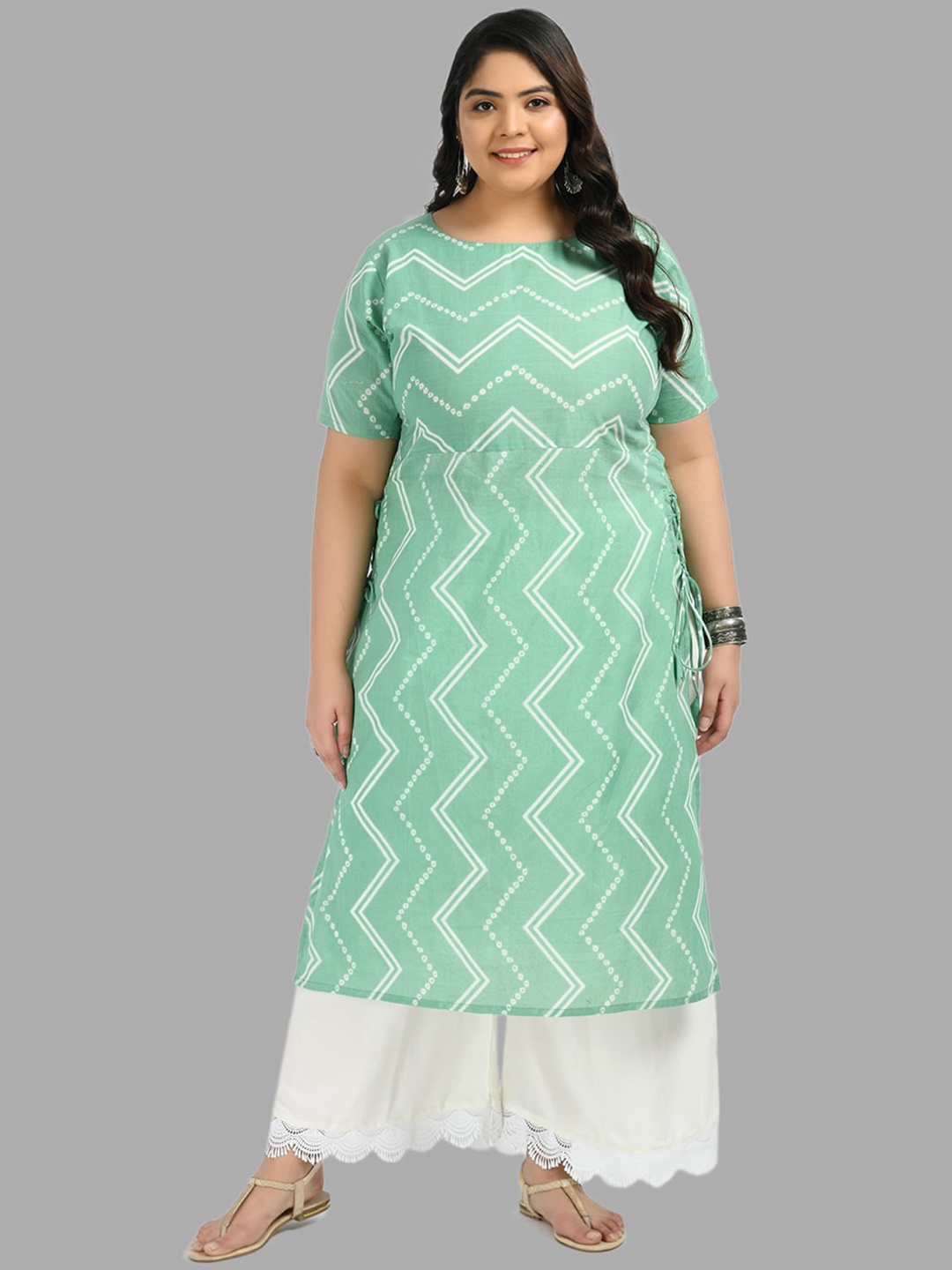 

PrettyPlus by Desinoor com Plus Size Women Green Chevron Printed Kurta
