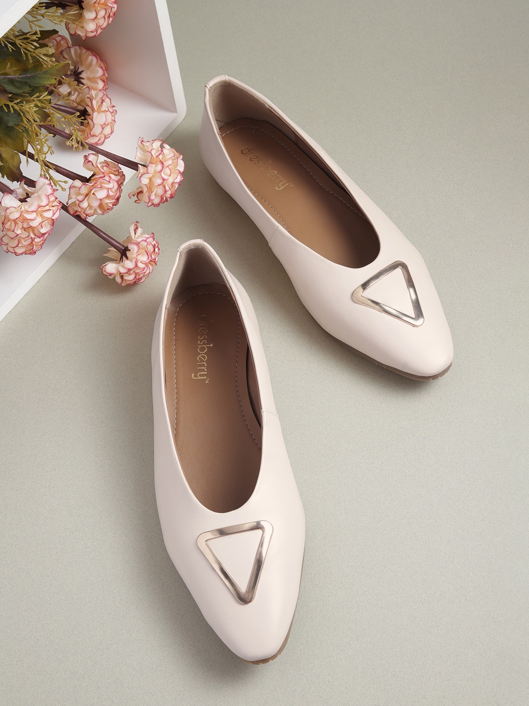 

DressBerry Women Beige Solid Ballerinas