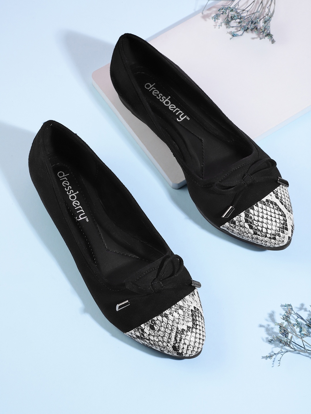 

DressBerry Women Black & White Snake Skin Printed Ballerinas with Bow Detail