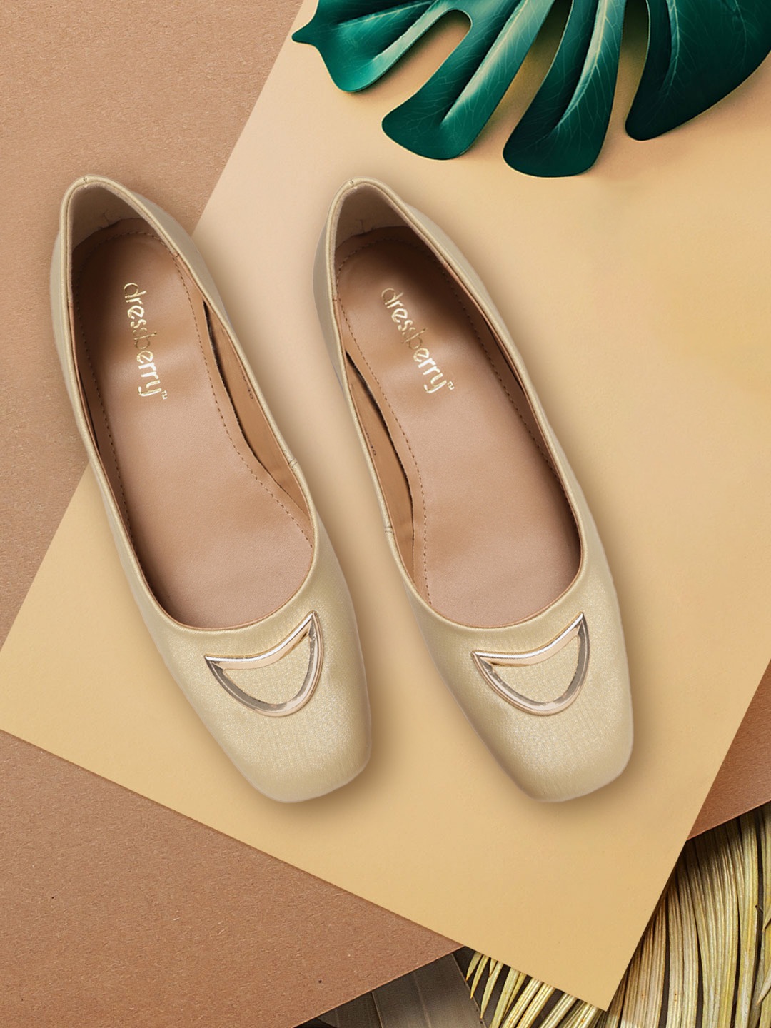 

DressBerry Women Gold-Toned Solid Ballerinas