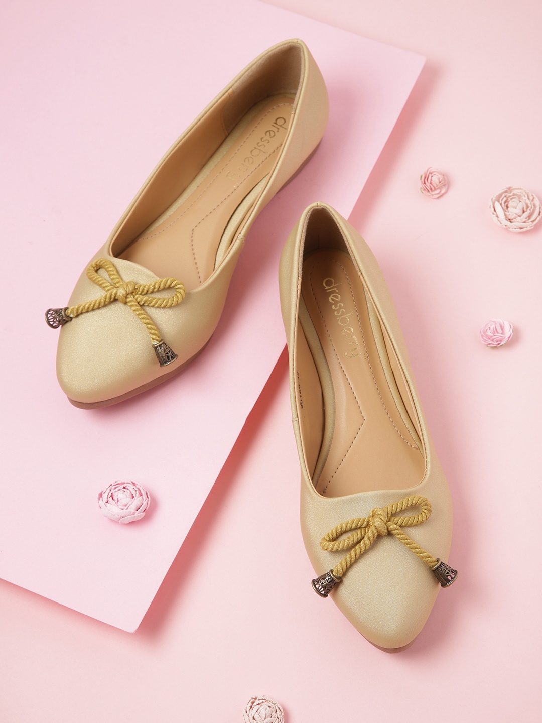 

DressBerry Women Gold-Toned Solid Ballerinas with Bows