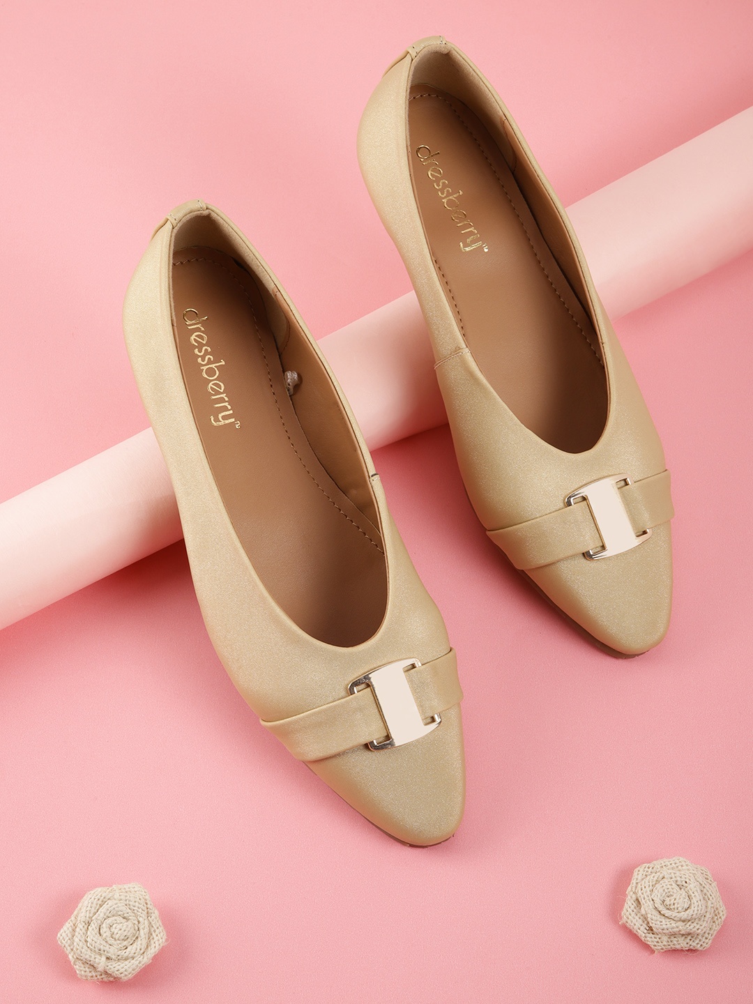 

DressBerry Women Gold-Toned Ballerinas Flats