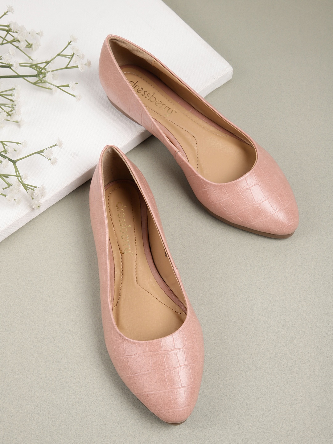 

DressBerry Women Peach-Coloured Croc Textured Ballerinas