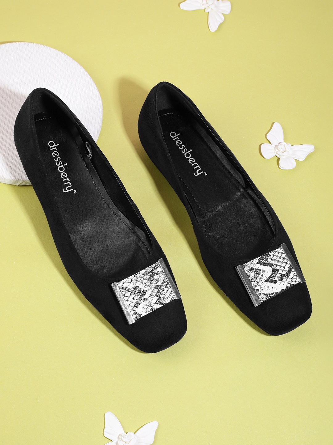 

DressBerry Women Black Solid Ballerinas