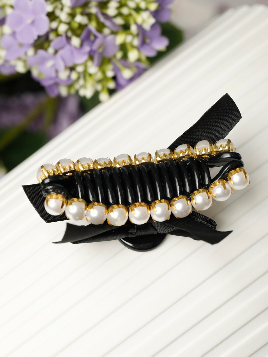 

Priyaasi Women Set of 2 White & Black Claw Clip