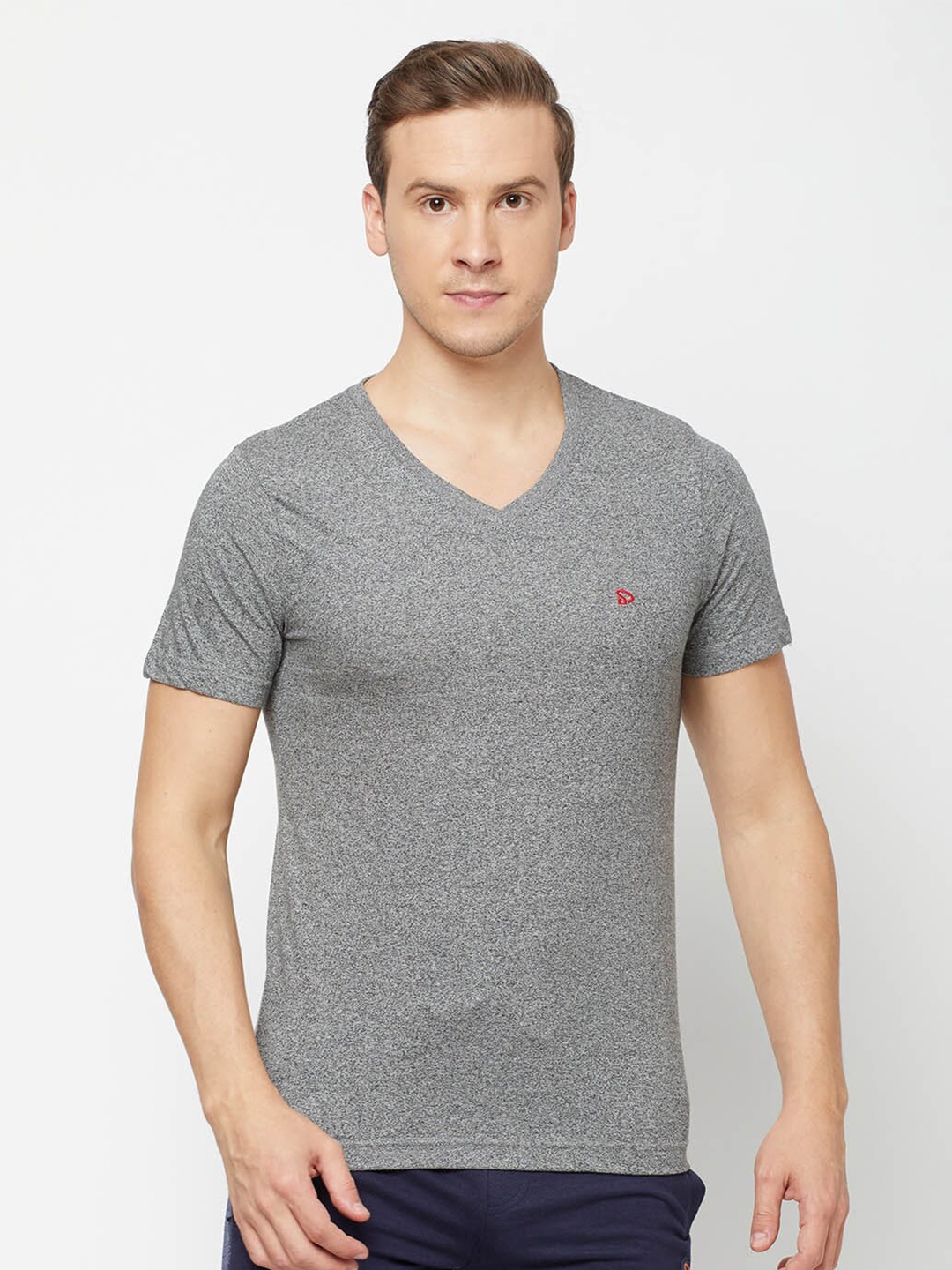 

SPORTO Men Grey V-Neck Cotton T-shirt