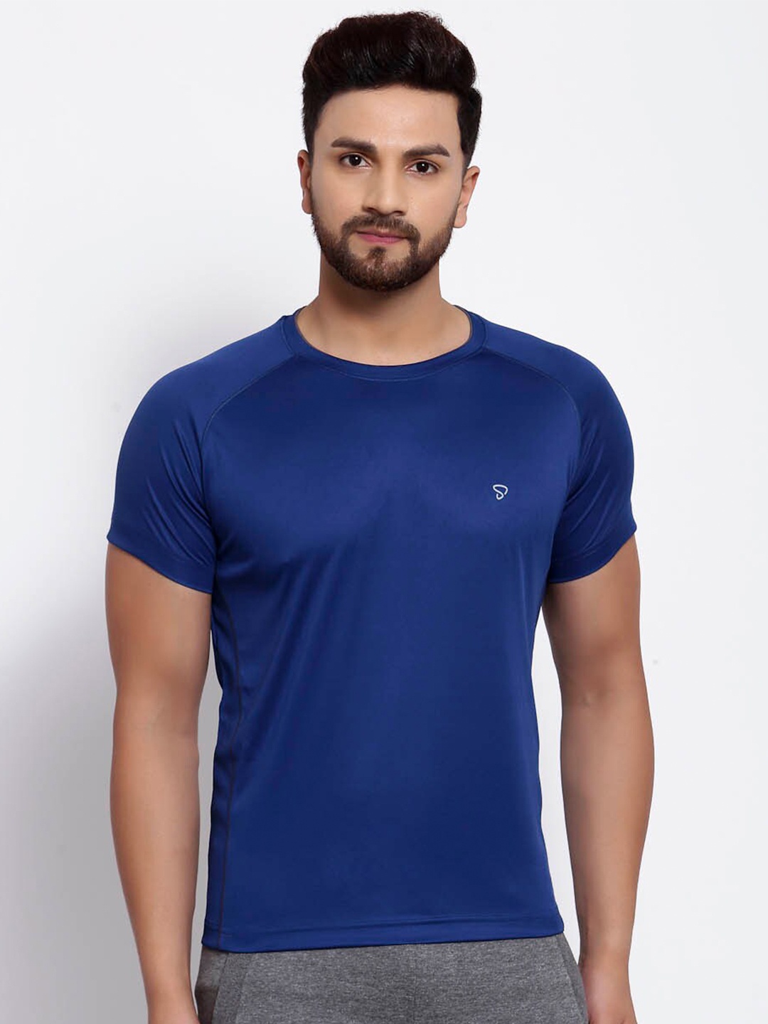 

SPORTO Men Blue Raglan Sleeves Sports T-shirt