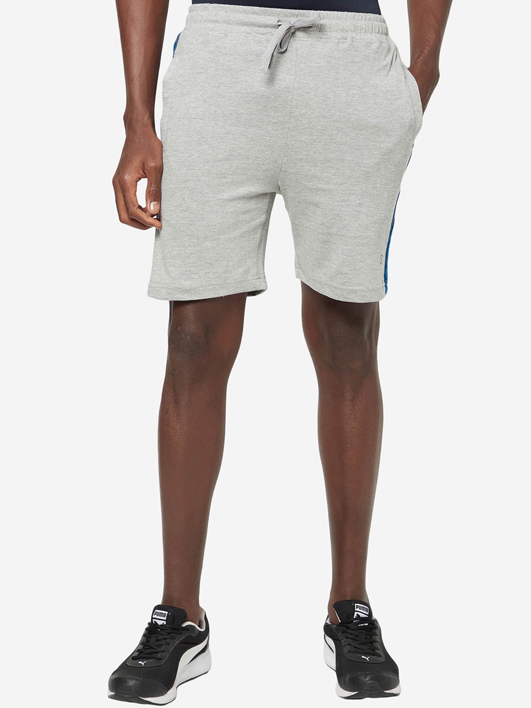 

SPORTO Men Grey Melange Striped Shorts