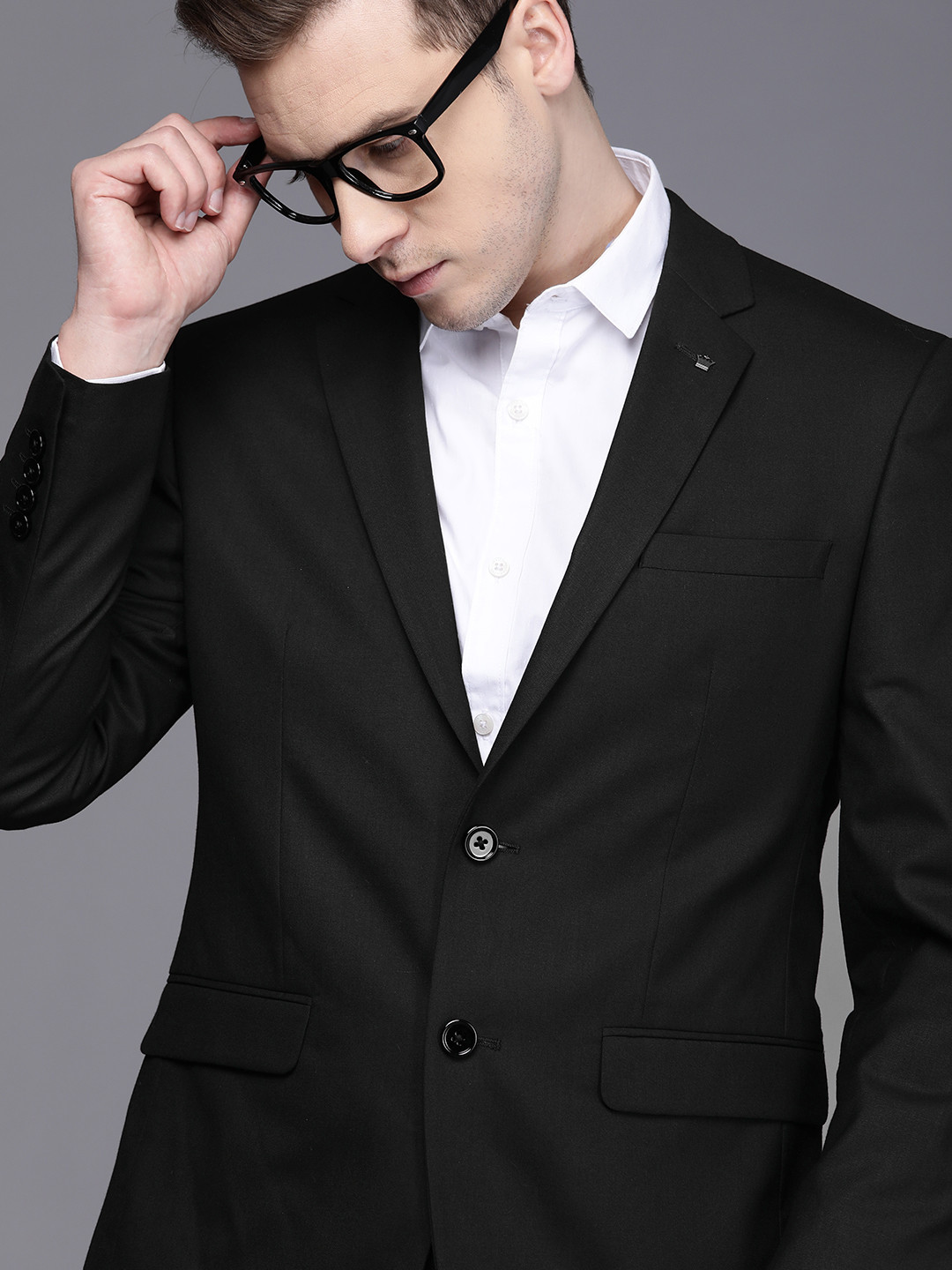 

Louis Philippe Men Black Solid Single-Breasted Slim-Fit Linen Formal Blazer