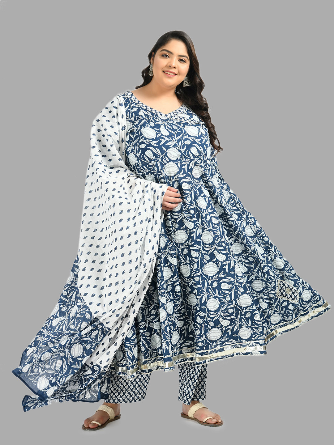 

PrettyPlus by Desinoor.com Women Plus Size Navy Blue Floral Angrakha Pure Cotton Kurta Set