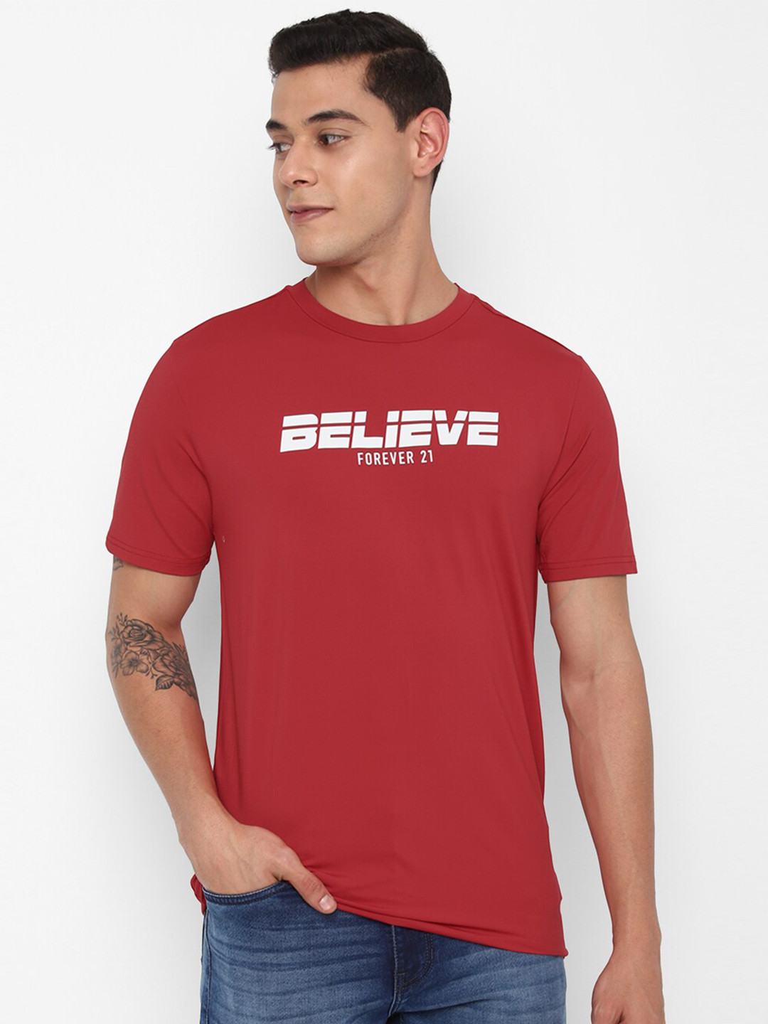 

FOREVER 21 Men Red Typography Printed T-shirt
