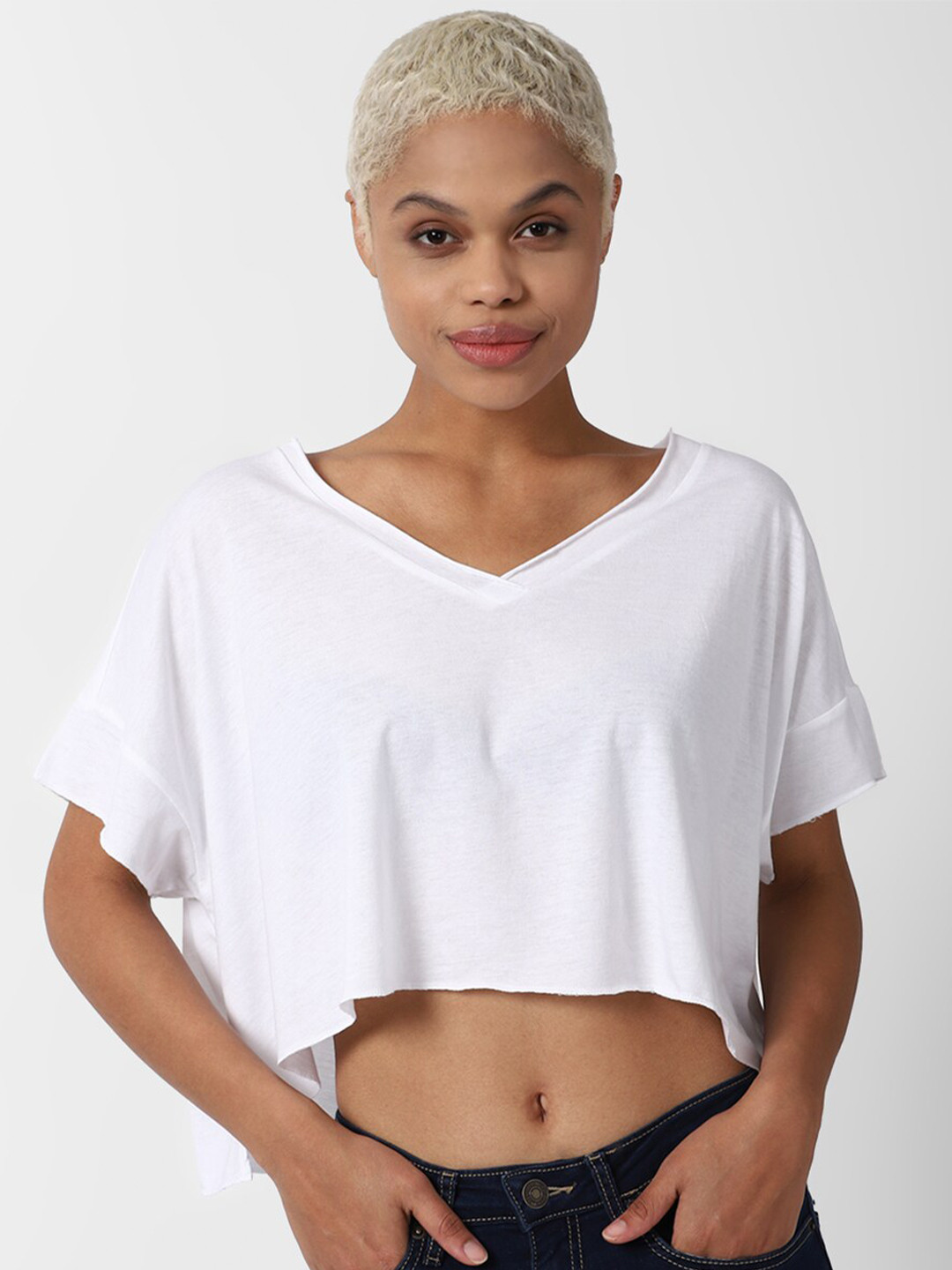 

FOREVER 21 Women White Solid V-neck Boxy Crop Top