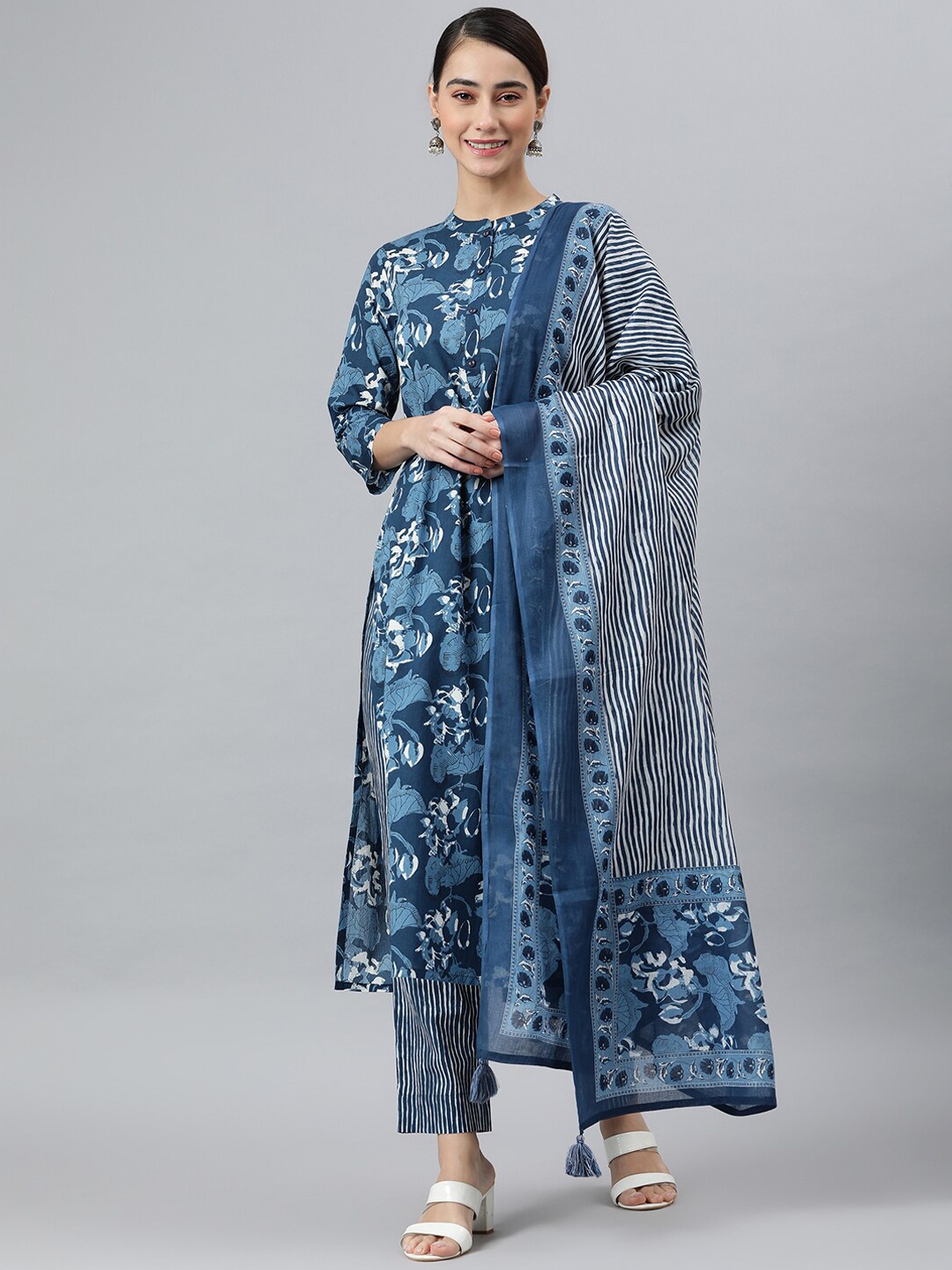 

Janasya Women Blue Cotton Block Print Kurta with Pant and Dupatta