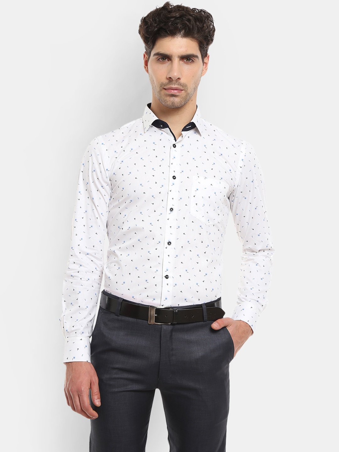 

V-Mart Men White Standard Printed Regular Fit Cotton Formal Shirt