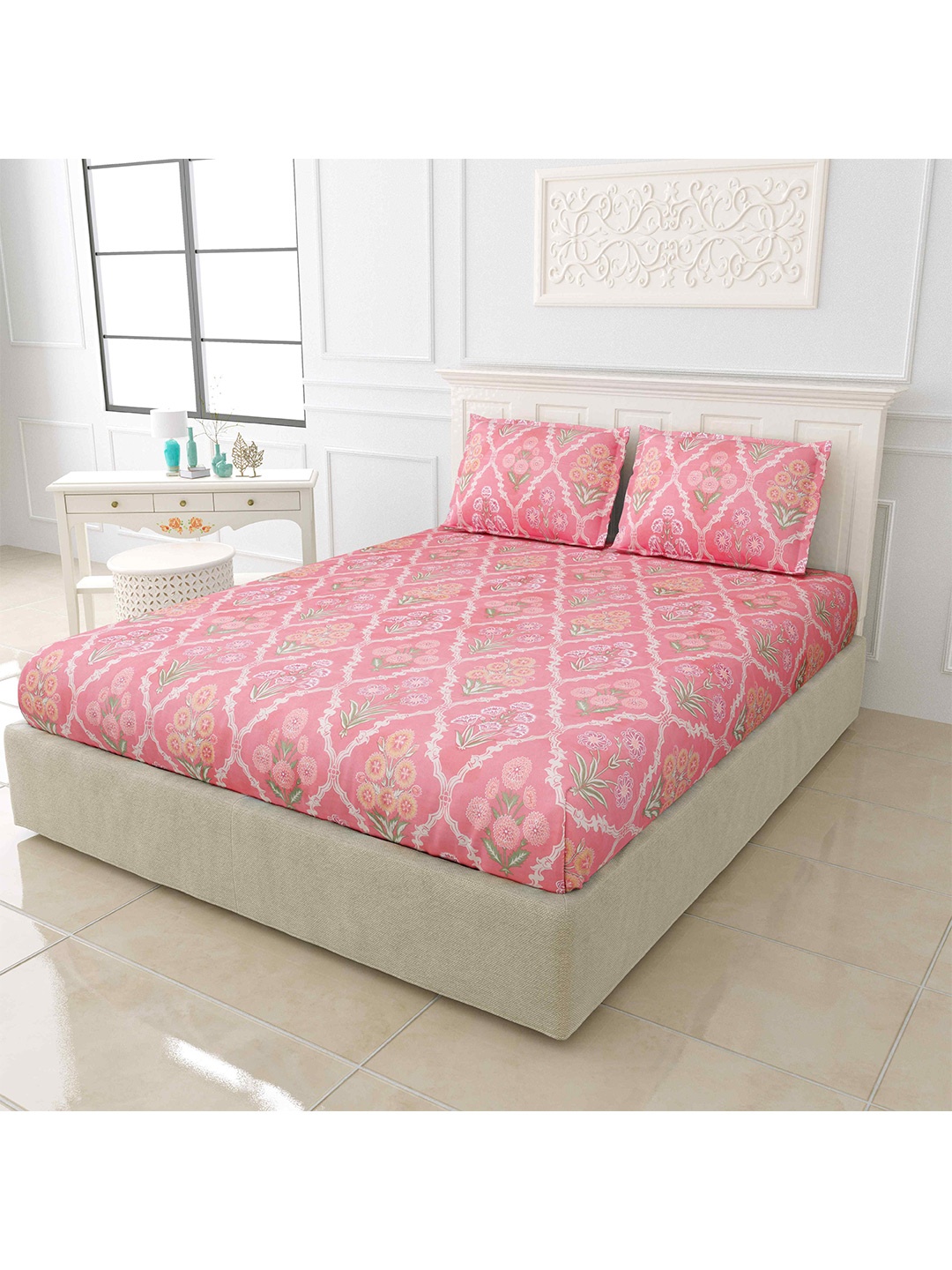 

JAIPUR FABRIC Peach & Off White Floral 150 TC King Bedsheet with 2 Pillow Covers