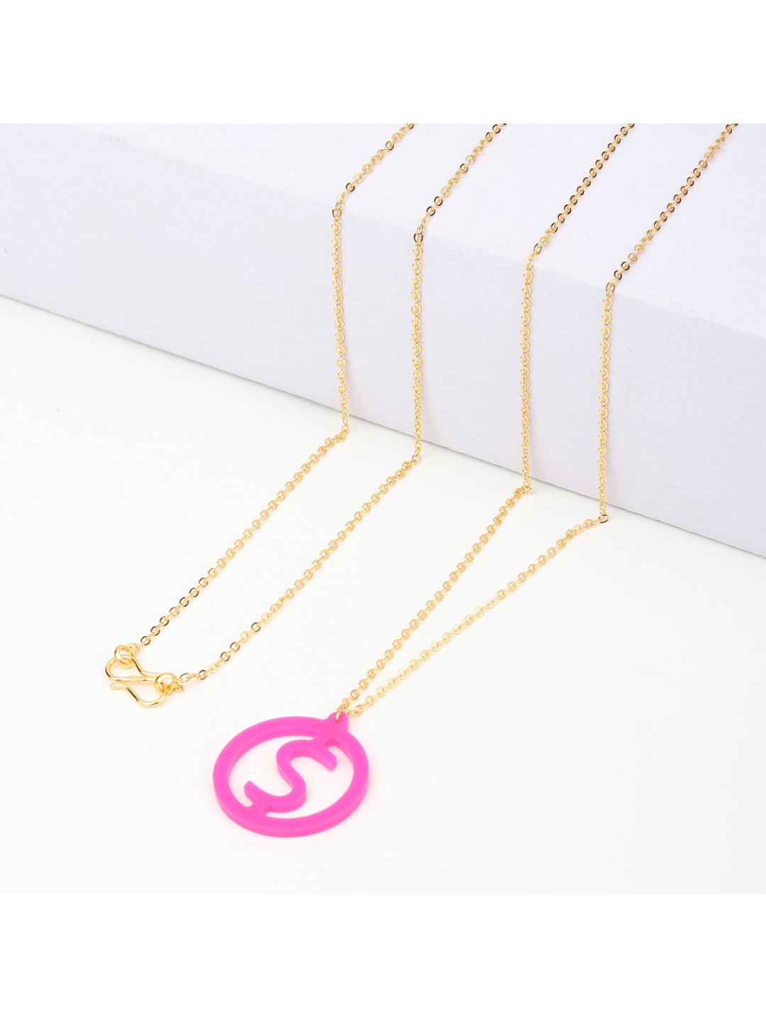 

Goldnera Gold Plated & Pink Pendant With Chain