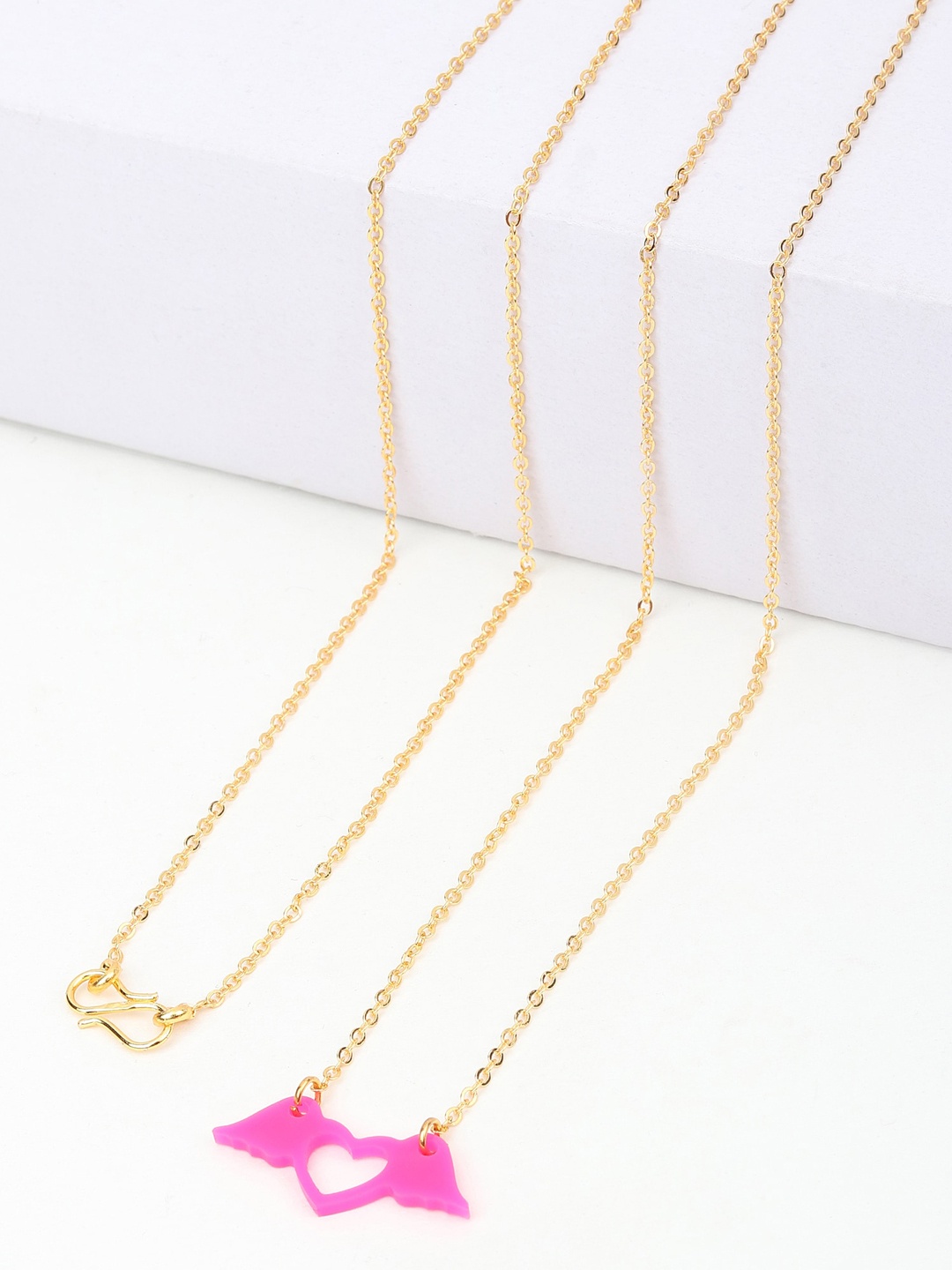 

Goldnera Women Pink & Gold-Toned Heart Wing Pendant With Chain