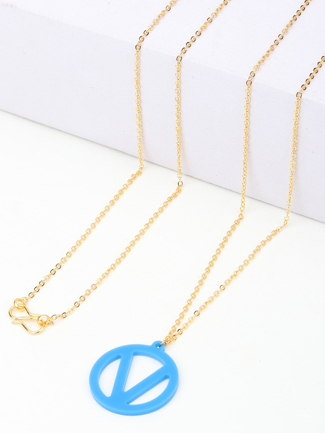 

Goldnera Women Blue & Gold-Toned Letter V Pendant With Chain
