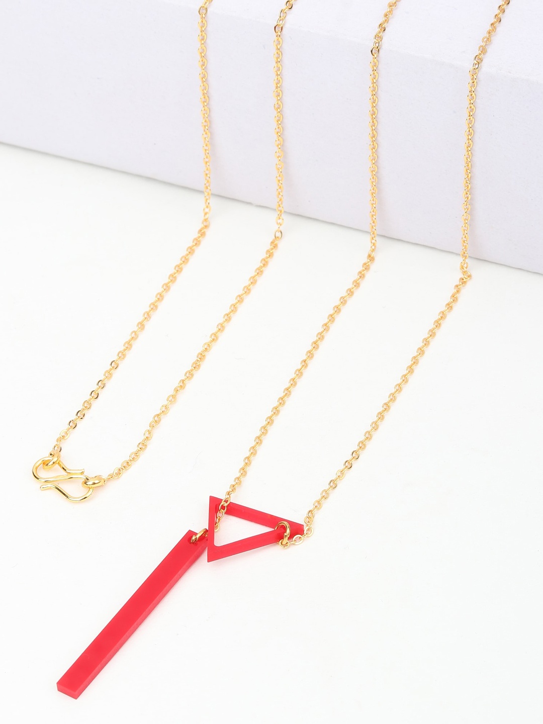 

Goldnera Women Red & Gold-Toned Vertical Bar Pendant With Chain