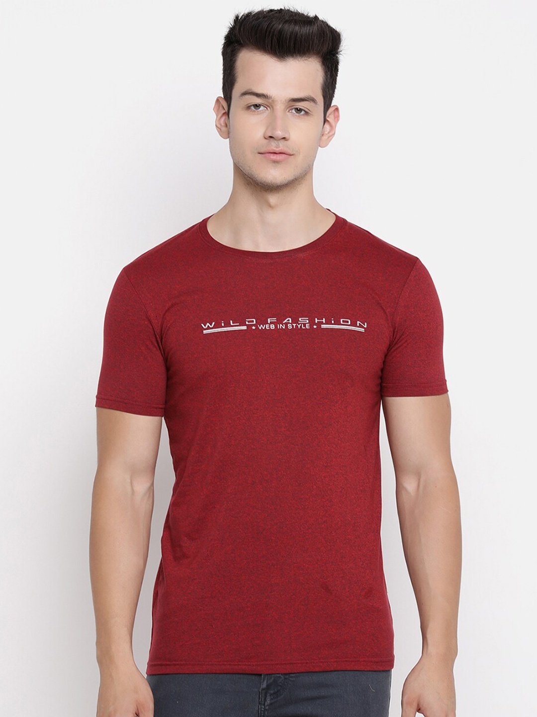 

V2 Value & Variety Men Maroon & White Solid Round Neck T-shirt