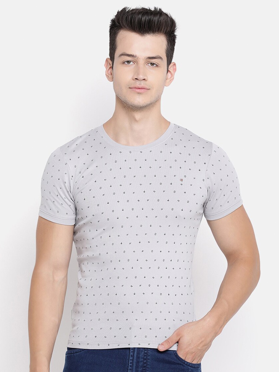 

V2 Value & Variety Men Grey Printed Pure Cotton T-shirt