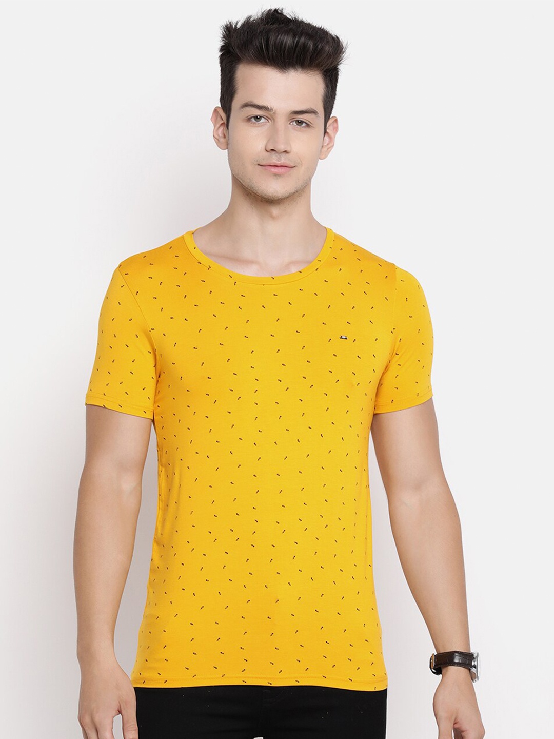 

V2 Value & Variety Men Mustard Yellow Printed T-shirt