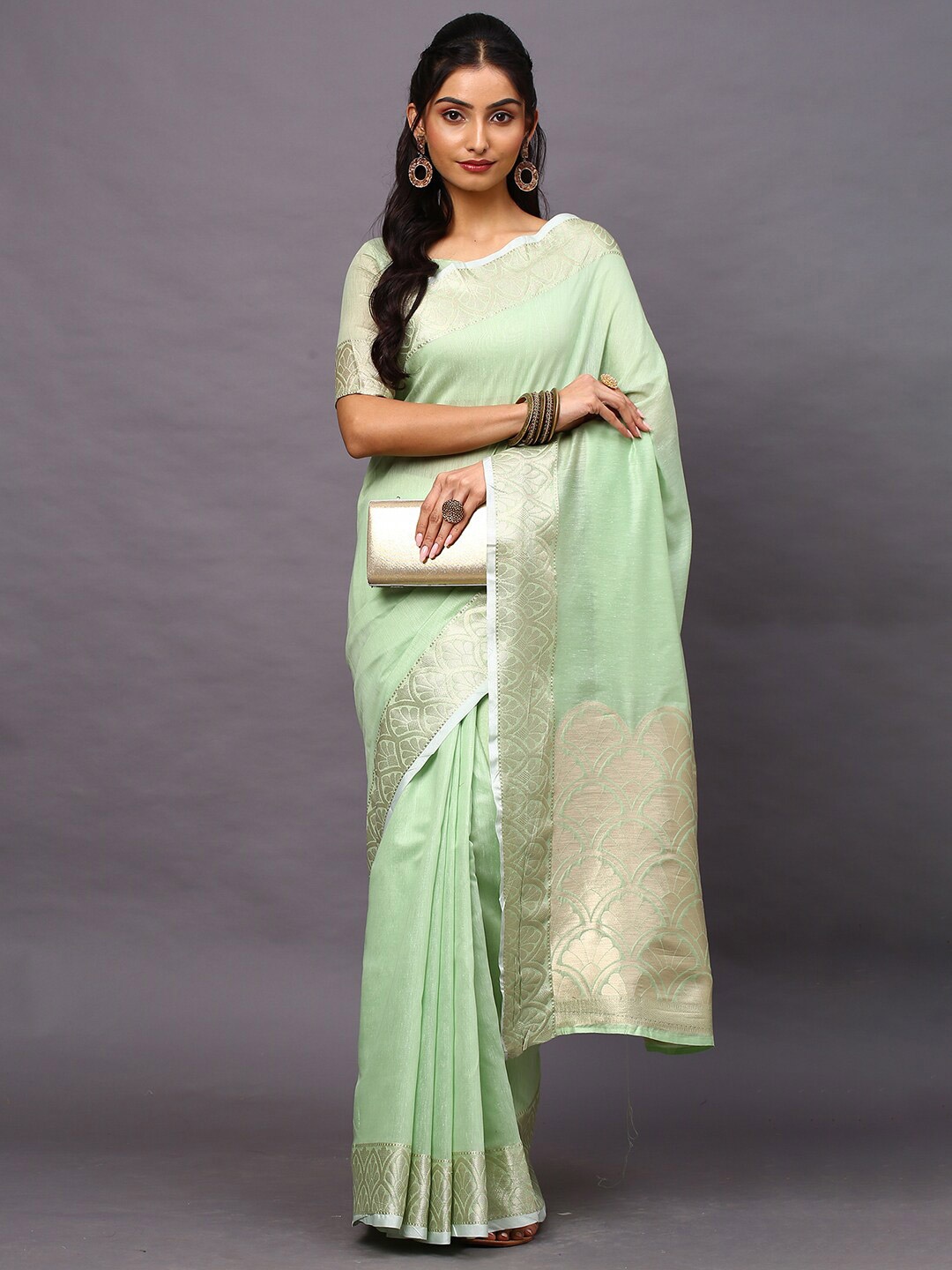 

Mitera Green & Gold-Toned Floral Zari Linen Blend Taant Saree